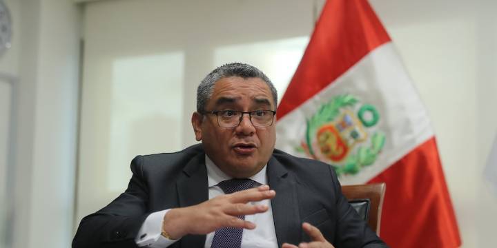 “Dame una semana y Vladimir Cerrón va a caer, te lo apuesto”: difunden nuevo audio atribuido a Juan José Santiváñez