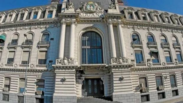 El Gobierno simplifica trámites aduaneros para reducir “las oportunidades de corrupción”