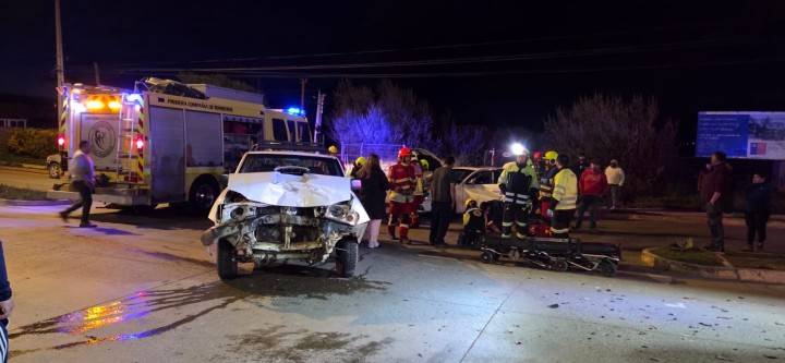 Dos personas lesionadas tras fuerte colisión en sector Archipiélago de Chiloé