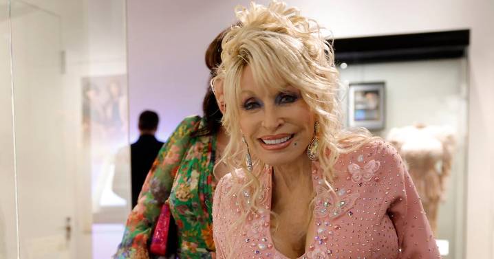 Dolly Parton, 79, Skips Another Event After Revealing ‘Health Challenges’