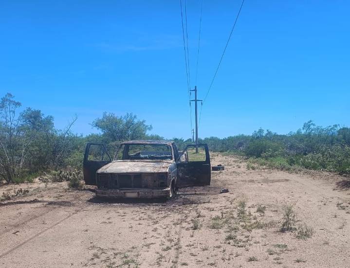 Ruta 146: un ahumador encendido provocó el incendio de una camioneta Ford F
