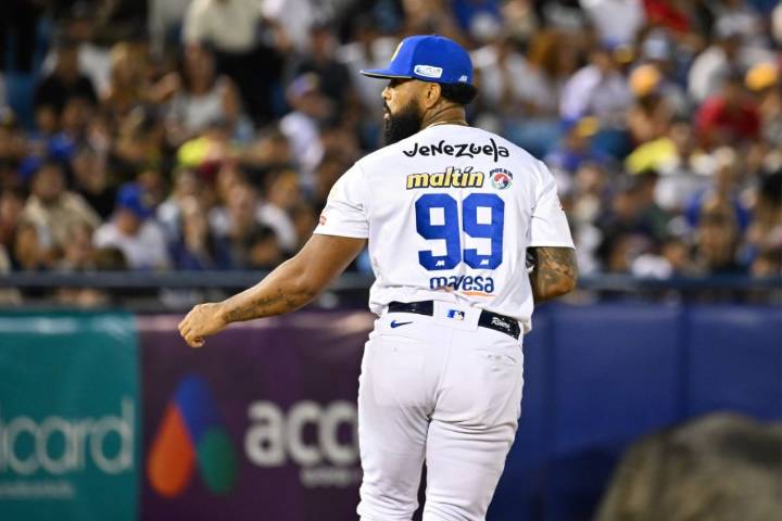 Felipe Rivero establece un nuevo récord de salvados en su carrera y alarga su dominio
