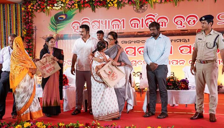 Dy CM Parida Meets Devotees In Puri, Participates In Panchuka Rituals