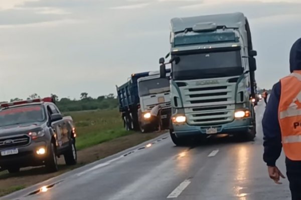 CASI OTRA TRAGEDIA! Choque de camiones en Ruta 12 Corrientes (IMÁGENES)
