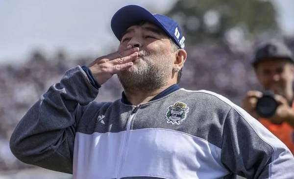 La familia Maradona festejó el triunfo de Gimnasia sobre River: "Sigue el cumple"