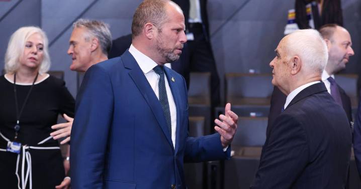 El ministro belga de Defensa dice que vuelos de drones cerca de una base aérea podrían ser espionaje