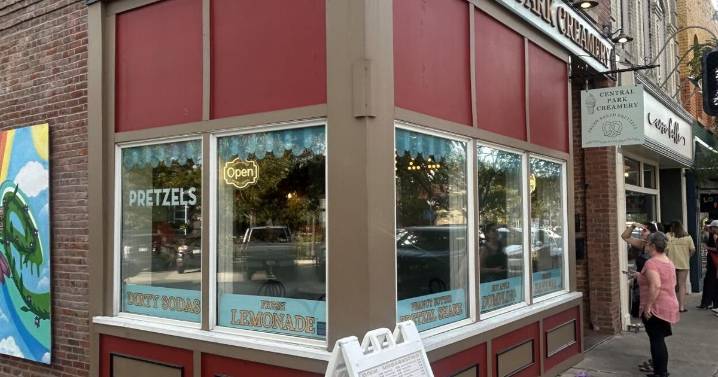 Ice cream shop scooping old school classics in Valpo