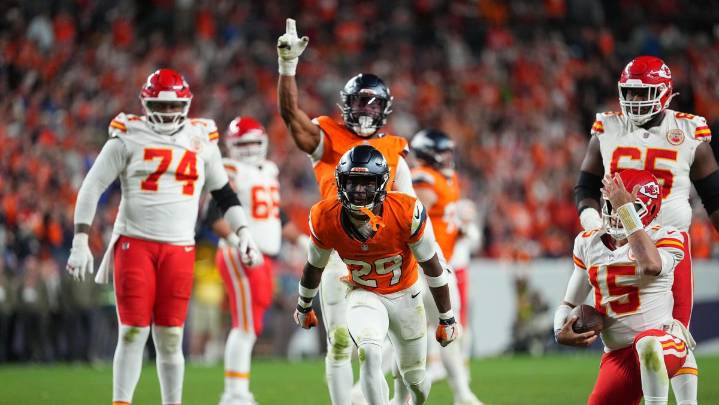 Kansas City Chiefs compromete los playoffs de NFL tras dura caída ante Broncos