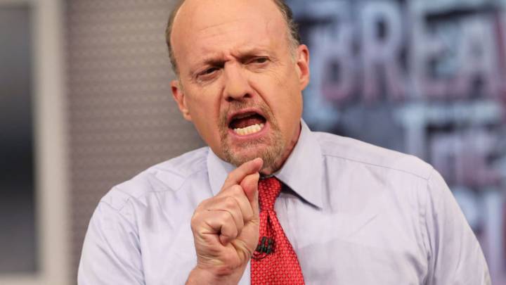 Jim Cramer: Wait to buy as market reverses