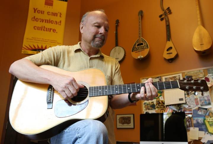 James 'Bau' Graves, former Old Town School leader, dies at 73