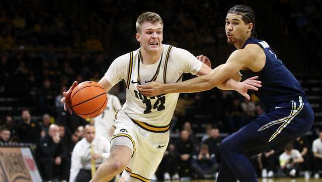 Iowa basketball beats Xavier after Bennett Stirtz's big game