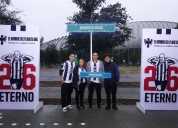 Homenaje a lo grande para el Chupete Suazo