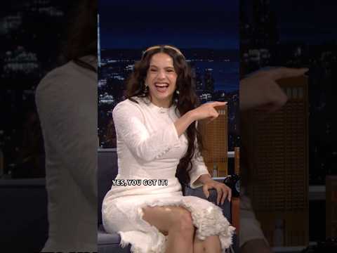 #ROSALÍA shows #JimmyFallon how she claps! 👏 #FallonTonight