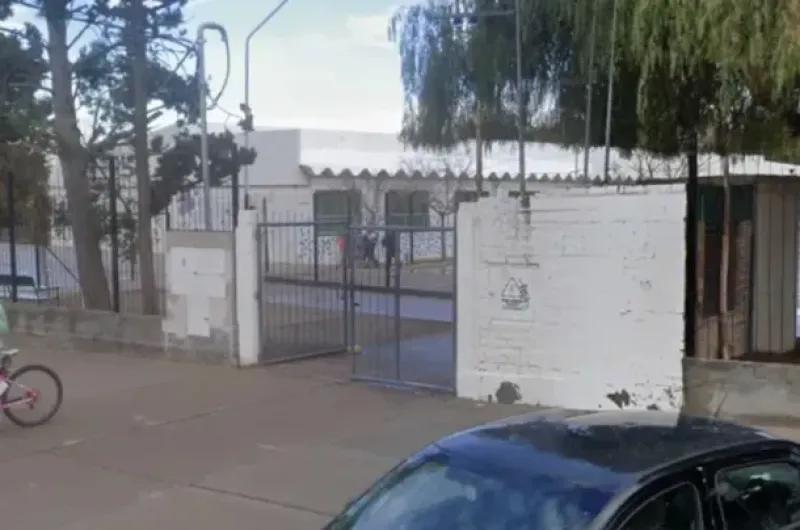 Más violencia en la escuela: un padre golpeó al compañero de su hijo por un video de TikTok