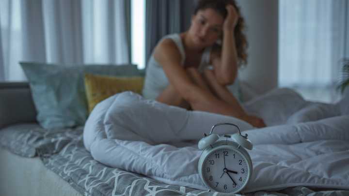 Neurologist Reveals 3 Ways You Are Hurting Your Health When You Sleep Less Than These Many Hours