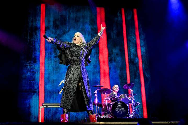 Garbage singer Shirley Manson pays tribute to late father