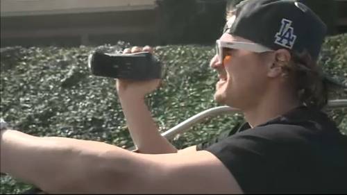 Dodgers' Kiké Hernández shares must-see camcorder footage from World Series parade