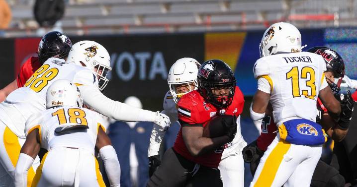 NIU squanders two-score lead in final quarter of final MAC game, loses to Kent State – Shaw Local