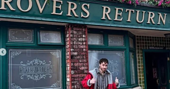 Coronation Street star 'not confirming nor denying' as new role revealed in cobbles snaps