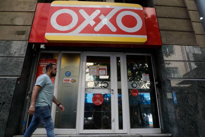 TDLC multó a Oxxo en $2.400 millones por información falsa en fusión con Ok Market