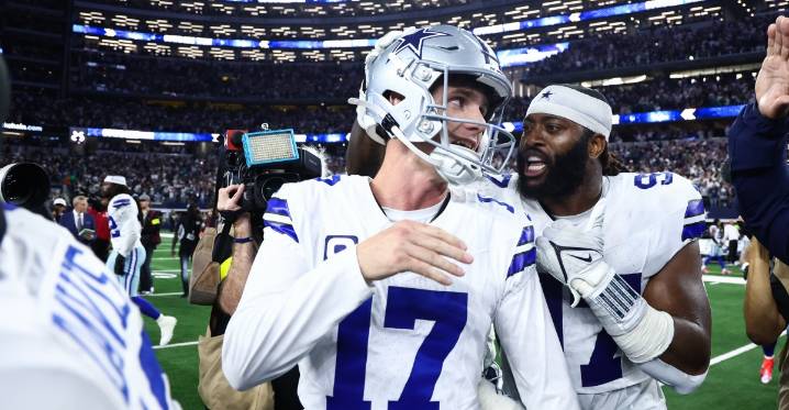 Cowboys overcome mistakes, force Eagles into costly ones for franchise