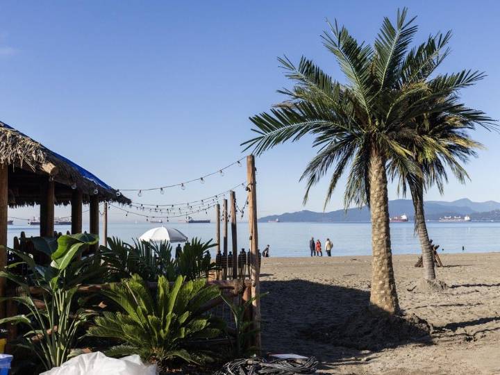 Aaron Sorkin's Social Network sequel sets up beach bar at chilly English Bay