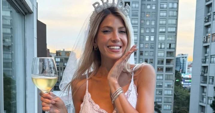 Así fue la divertida despedida de soltera de Cande Ruggeri: look de novia, recorrido en limosina y sus mejores amigas