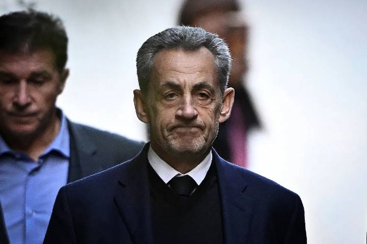 La Fiscalía pide la puesta en libertad de Sarkozy "bajo supervisión judicial"