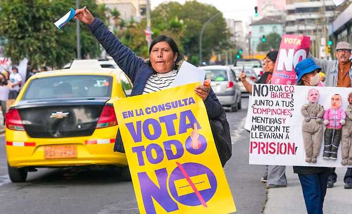 Ecuatorianos votaron en contra de bases militares de EE.UU.
