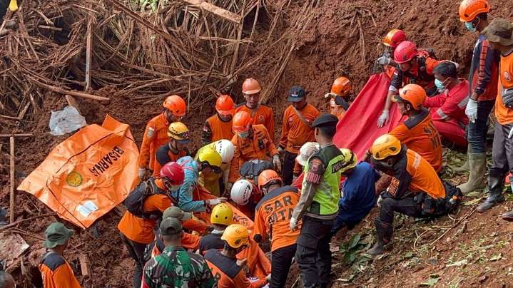 More bodies found after Indonesia landslides, raising toll to 23 with 28 missing