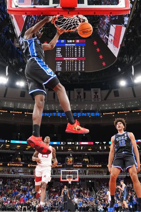 Cameron Boozer scores 35 points as No. 4 Duke tops No. 22 Arkansas 80