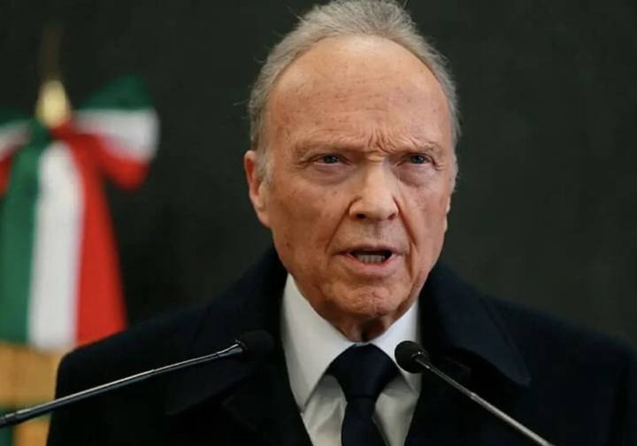 Renunció fiscal general de México