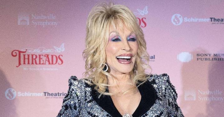 Dolly Parton Insists She's 'Fine' Amid Health Scares & Pleas For 'Prayers'