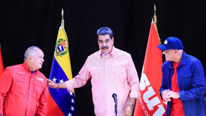 Jefe de Estado anuncia que este sábado 15-Nov se realizará la Juramentación Nacional de los CBBI 10 de noviembre de 2025 | País Así lo anunció el presidente de la República Nicolás Maduro durante su p