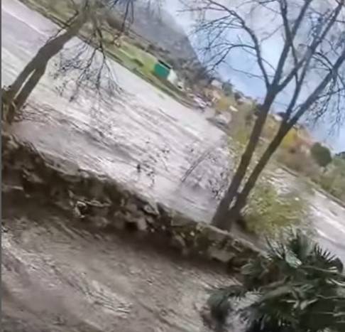 El Tormes ‘ruge’ en Puente Congosto