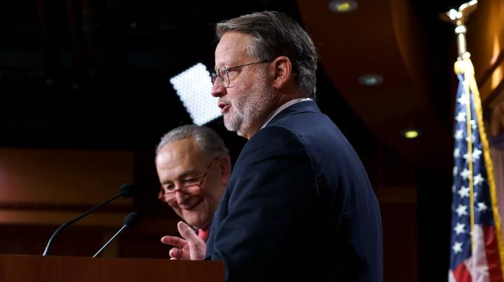 Democrats block bill to pay federal employees working through shutdown