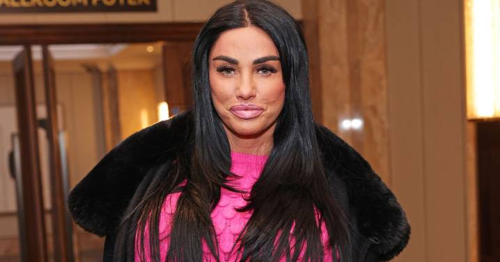 Katie Price shocks fans with tiny waist snaps amid 'weight loss worries'