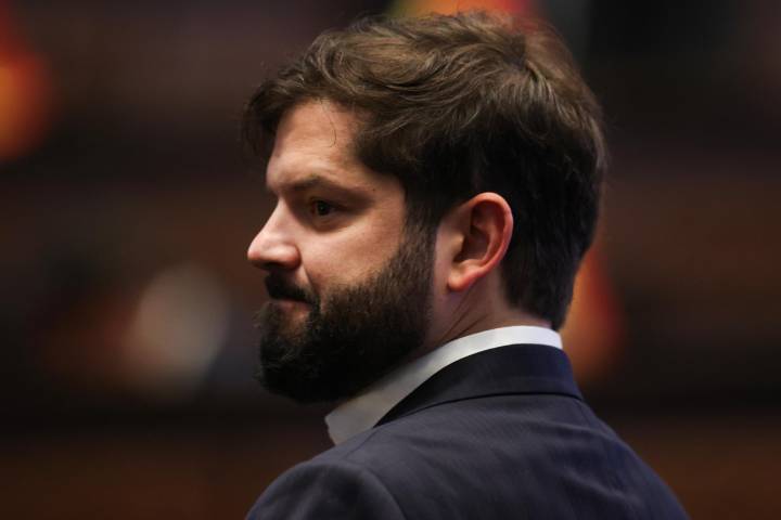 Chile busca al sucesor de Boric con su exministra liderando y la disputa en ultraderechas