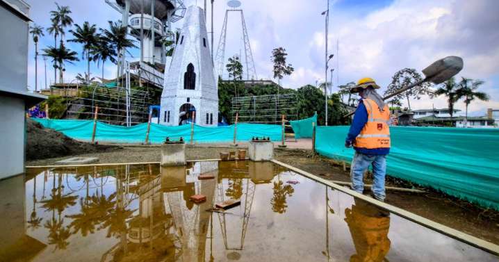 La Navidad se mezcla entre las obras en el bulevar de Chipre en Manizales