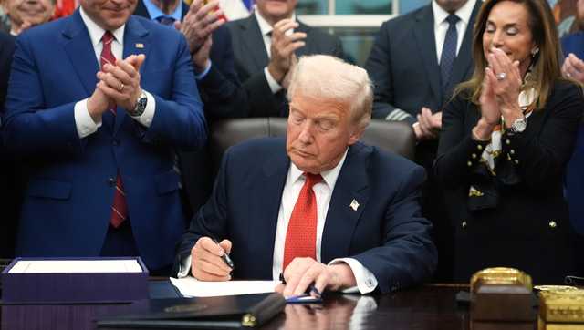 Trump signs bill to reopen federal government