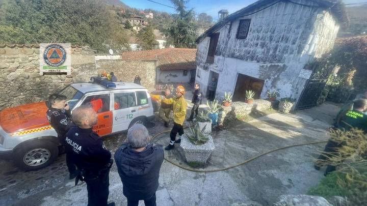 Un herido por el incendio de una casa rural en el barrio judío de Hervás