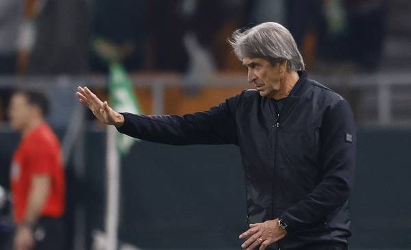 Betis anuncia extensión de contrato de Pellegrini como DT hasta 2027