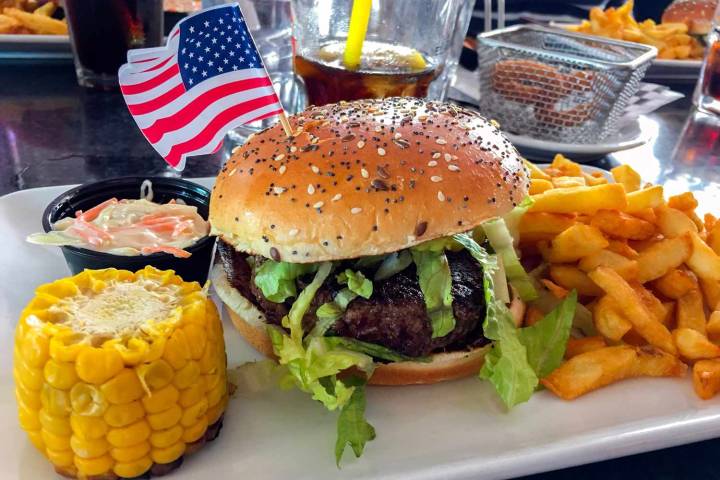 Free Food and Drink Deals on Veterans Day 2025