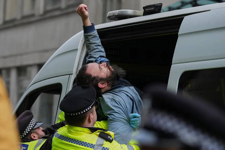 Más de 2.000 detenidos en la campaña contra la proscripción del colectivo de protesta Acción Palestina