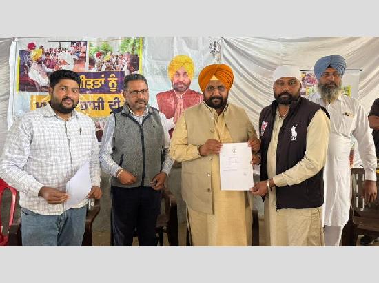 MLA Bhullar distributes ₹4.85 crore compensation to 732 flood