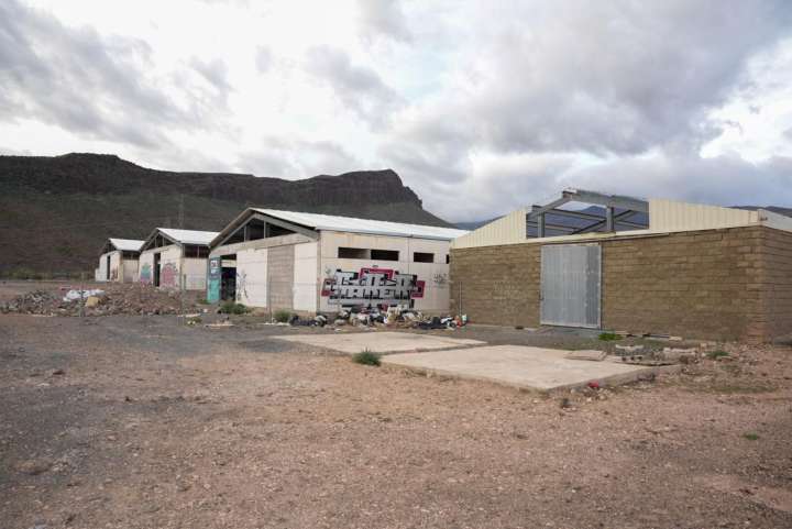 El Cabildo inicia un proceso de desahucio de okupas en las naves de Los Corralillos