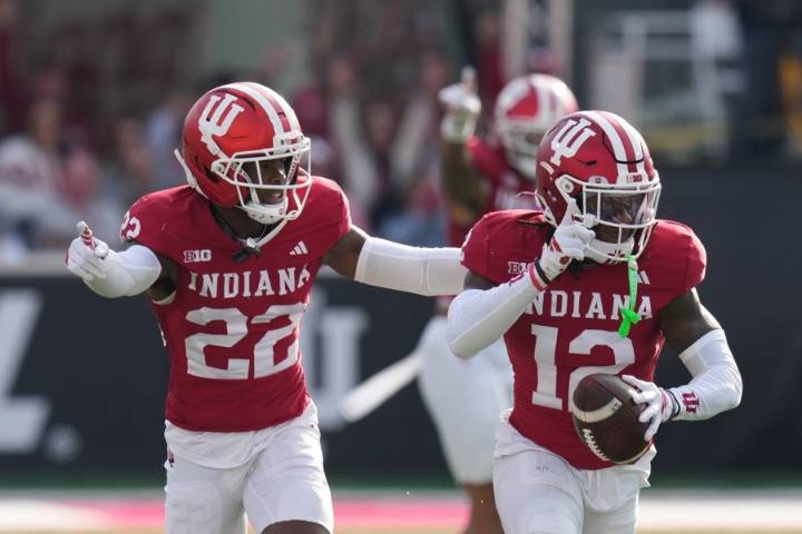 Indiana, Notre Dame hold steady in College Football Playoff rankings, hold onto No. 2 and No. 9 spots