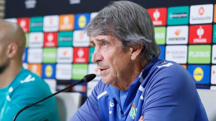 Filtran que Pellegrini se reunió con personeros de la Roja en Sevilla