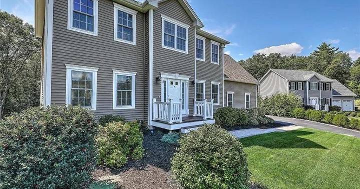 Property transfers in northern Rhode Island