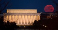 Look up Wednesday for the super moon :: WRAL.com